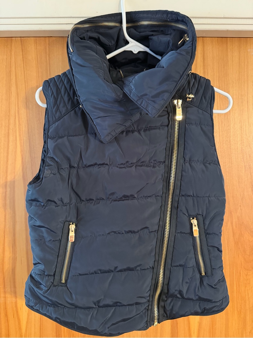 stradivarius Navy Quilted Puffer Vest with Asymmetric Gold Zipper